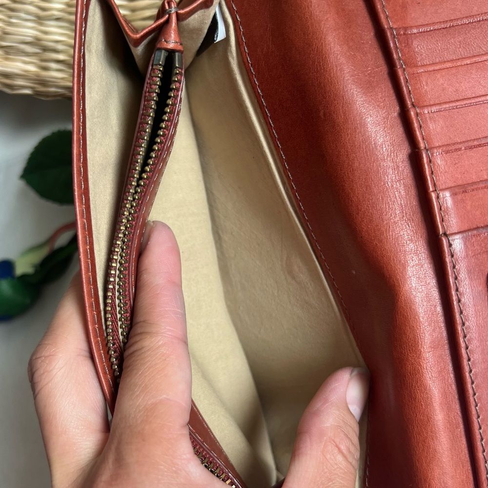 FRYE Brown Leather Logo Women's Wallet - Picture 7 of 13